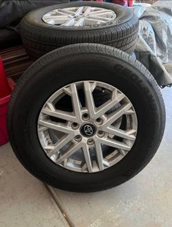 2025 Toyota tundra stock 18” wheels