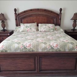 Cindy Crawford Bedroom Set ( Deliver Available) 