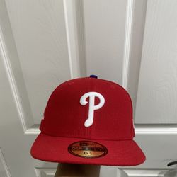 FITTED HAT