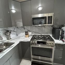 Modern White Kitchen Cabinets – Soft Close (New)