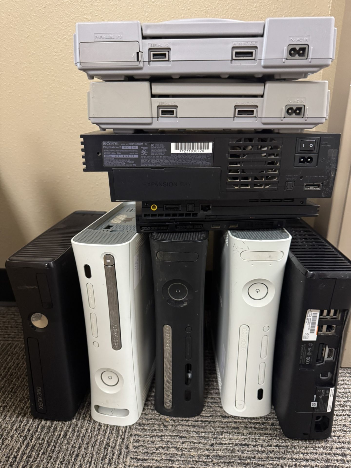 Lot Of Miscellaneous Video Games Stuff For Parts Or Repair