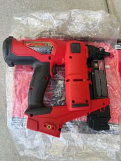 Milwaukee 18 Gauge Brad Nailer