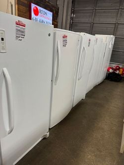 UPRIGHT WHITE FREEZERS - PREOWNED