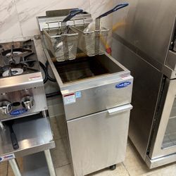 Commercial Deep Fryer — Cook Rite — Like New — 750$