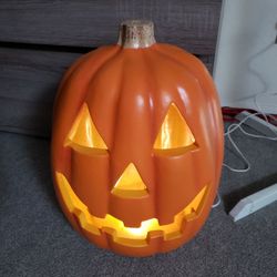 Halloween Pumpkin Light Up Jack-o-lantern
