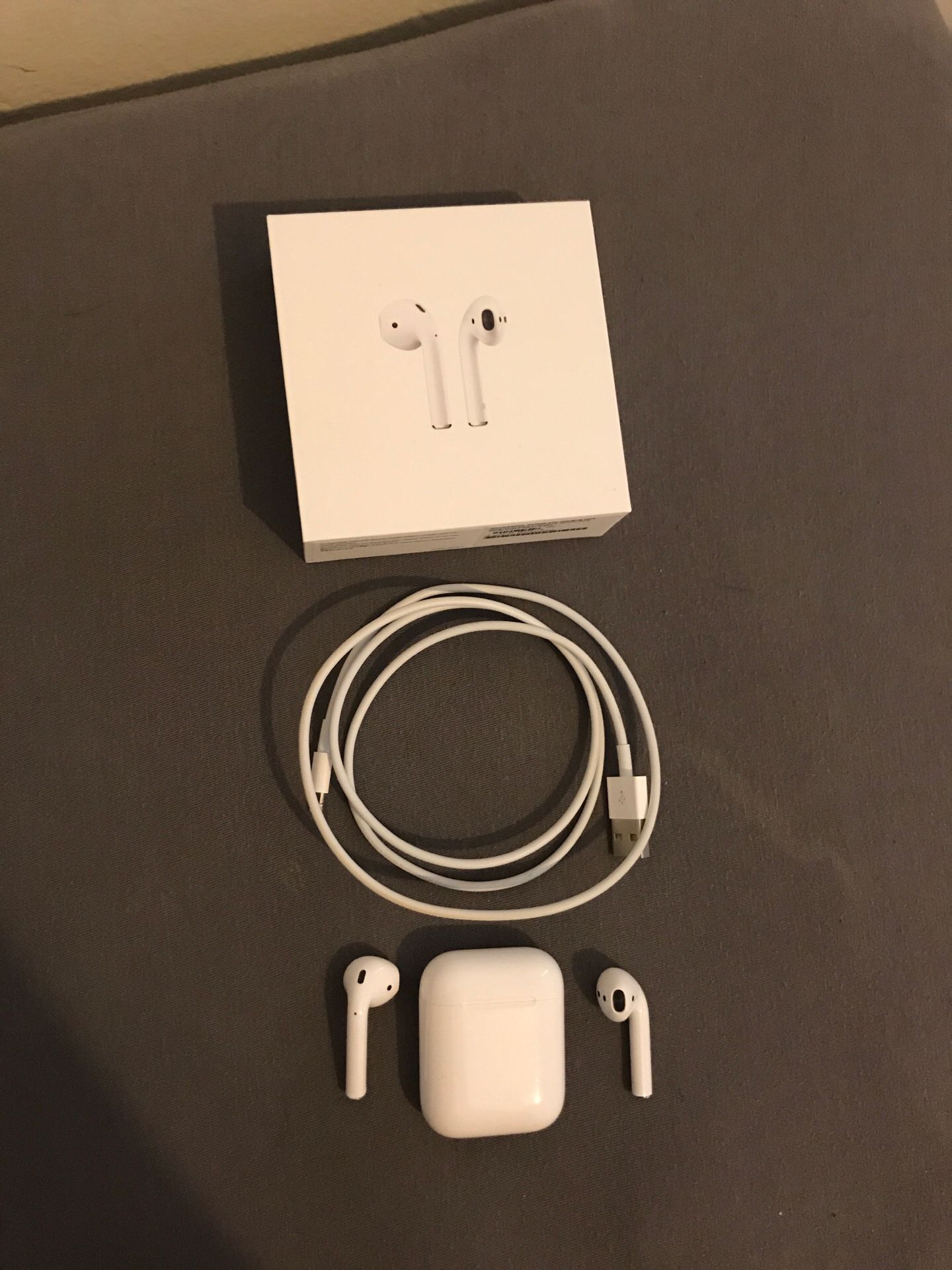 AirPods With Charging Case LIKE NEW first gen