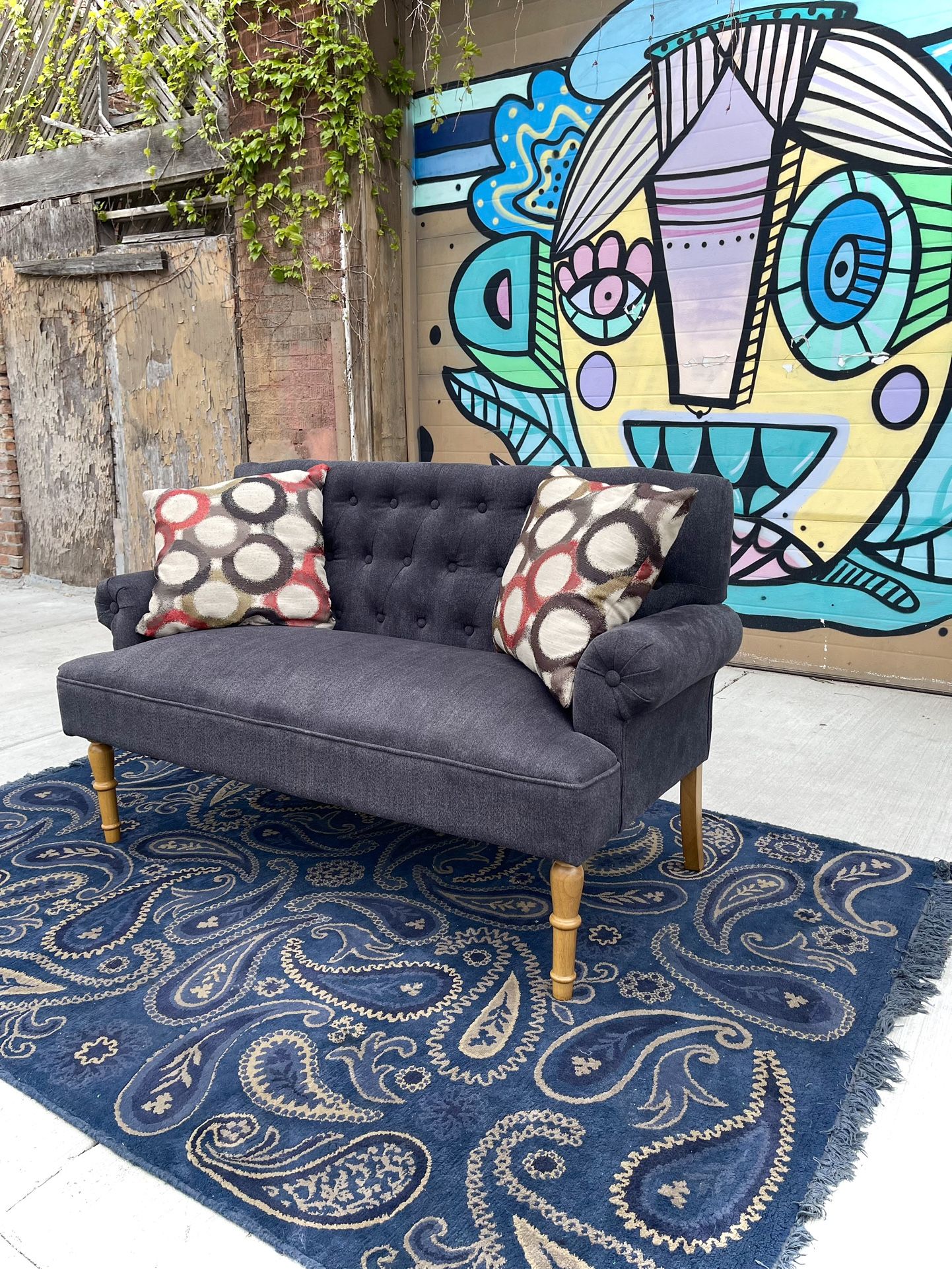 Elegant Tufted Sofá / Bench(Delivery Available)