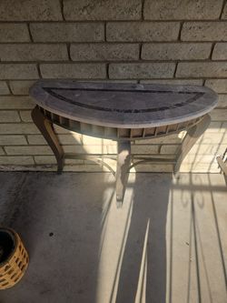 Entry Table De Marvel.. Marmol