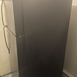 Refrigerator All Black 