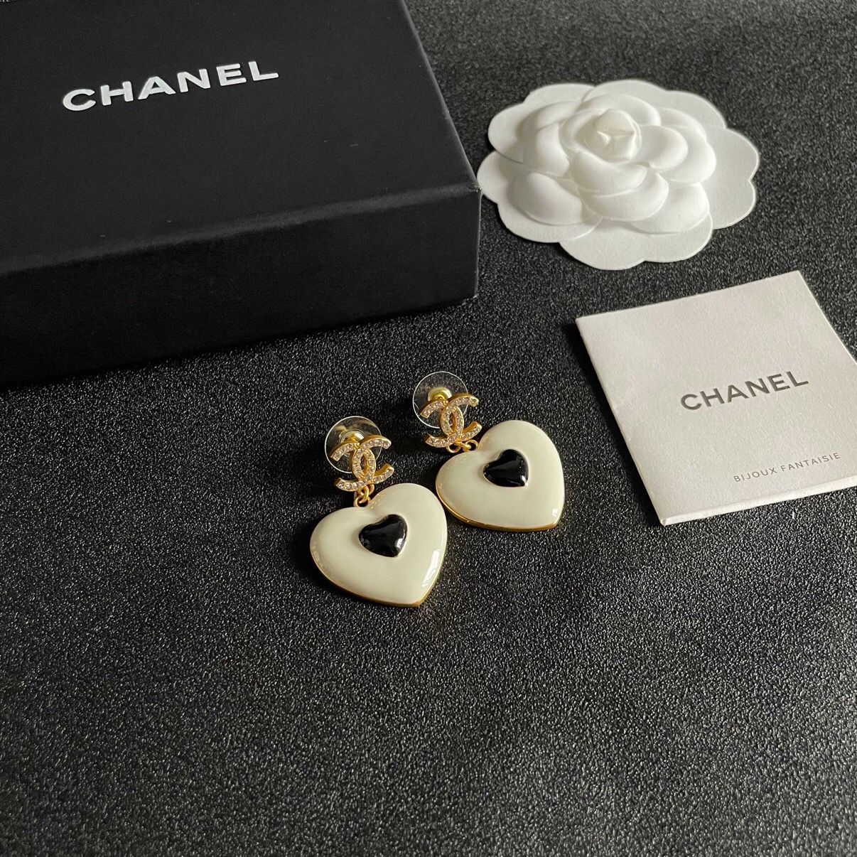 Fashion versatile must-have