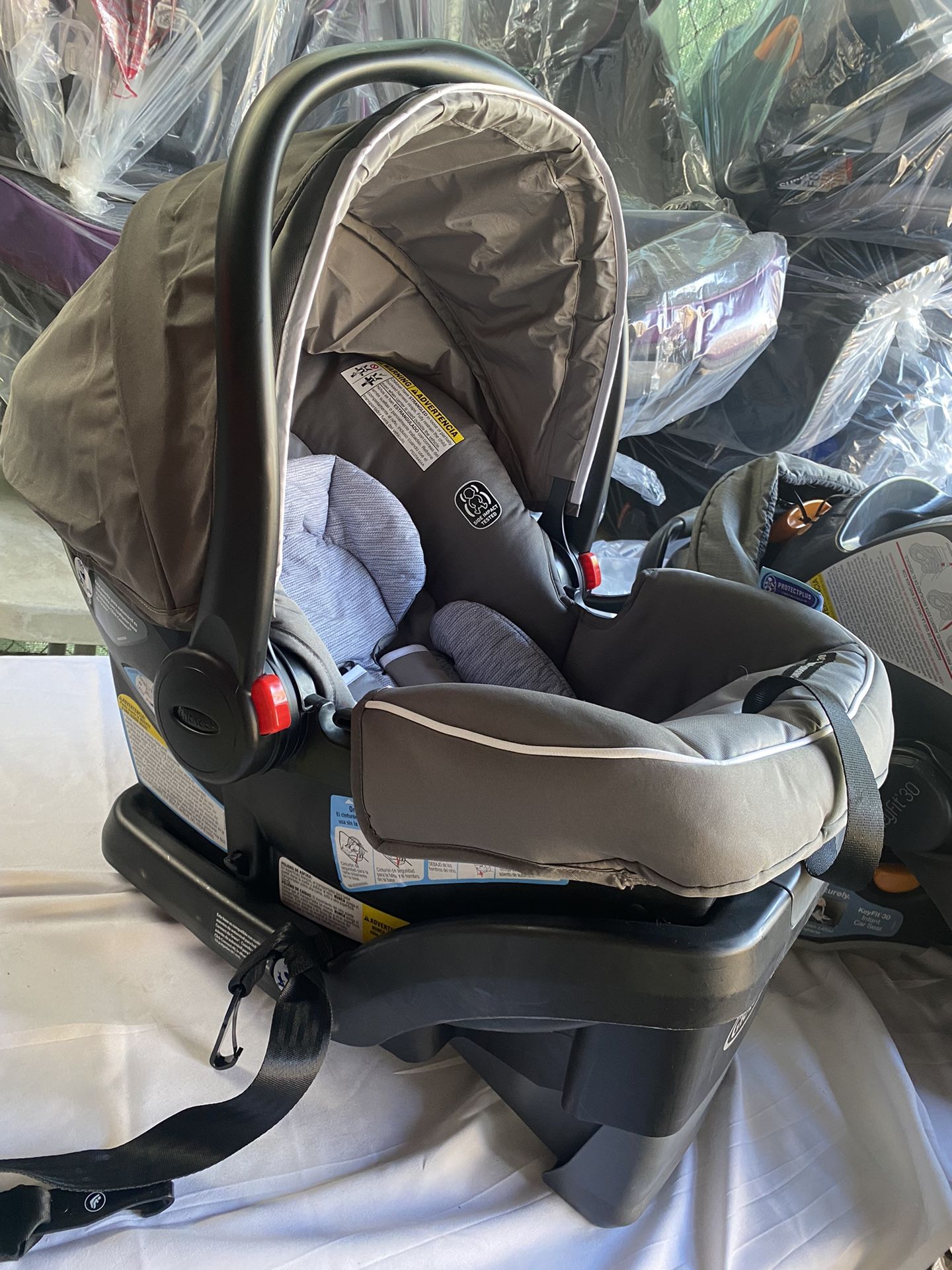 Graco Infant Car Seat With Base