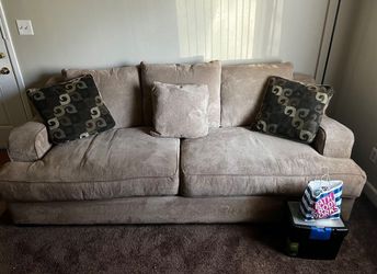 Very Nice Comfortable Couch, Love Seat, And ottoman.
