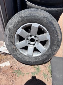Es para Nissan  esta nueva la llanta solo esta susia