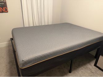 Like New Queen Memory Foam Bed