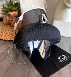 New Oakleys  Box, Pouch Cloth All Included