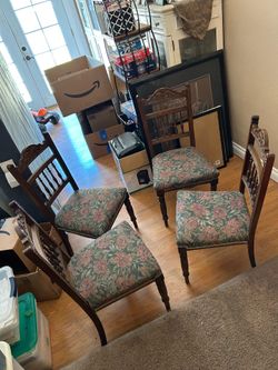 Set of 4 chairs