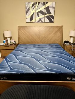 Serta Hybrid Cal king adjustable Mattress