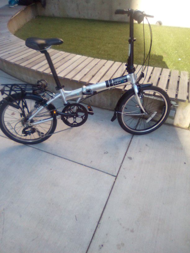 Exclusive "Dahon Mariner D8" Folding Bike
