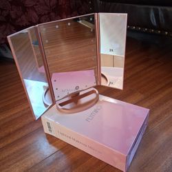Lighted Makeup Mirror 