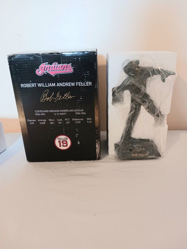 Cleveland and Indians Bob Feller the statue bobblehead