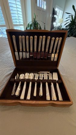 Wallace 18/10 Stainless Flatware Set with Gold Accents - 99 Pieces, Wo
