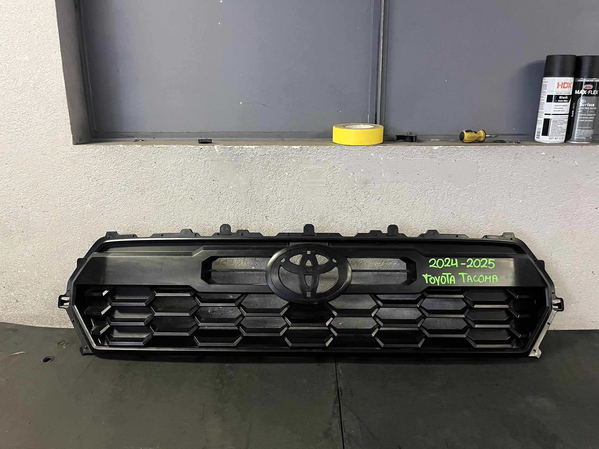 2024-2025 TOYOTA TACOMA GRILL OEM USED