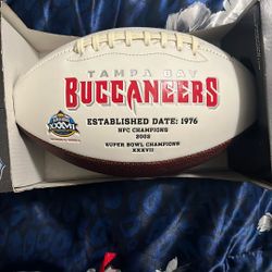 Buccaneers NFC championship Ball With Players Signatures