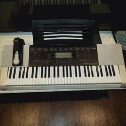 Casio CTK 4200 Keyboard w/ Peddle