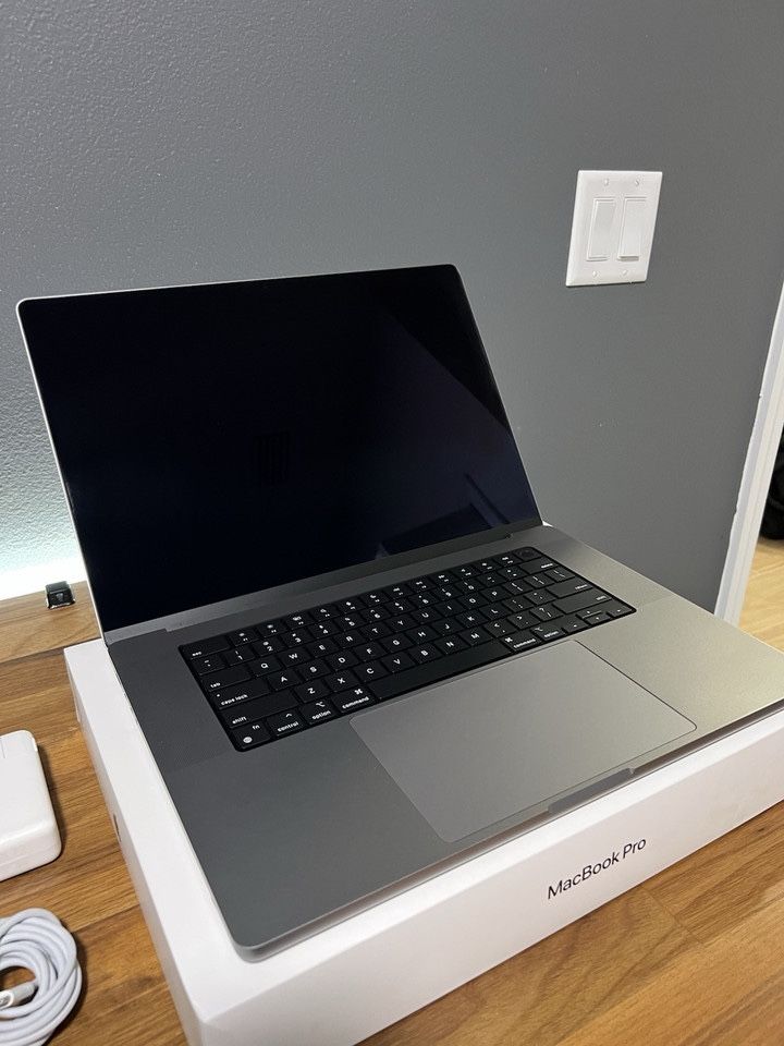 Apple MacBook Pro (16 inch, 2021) M1 Max/32GB RAM/1TB SSD/A2485