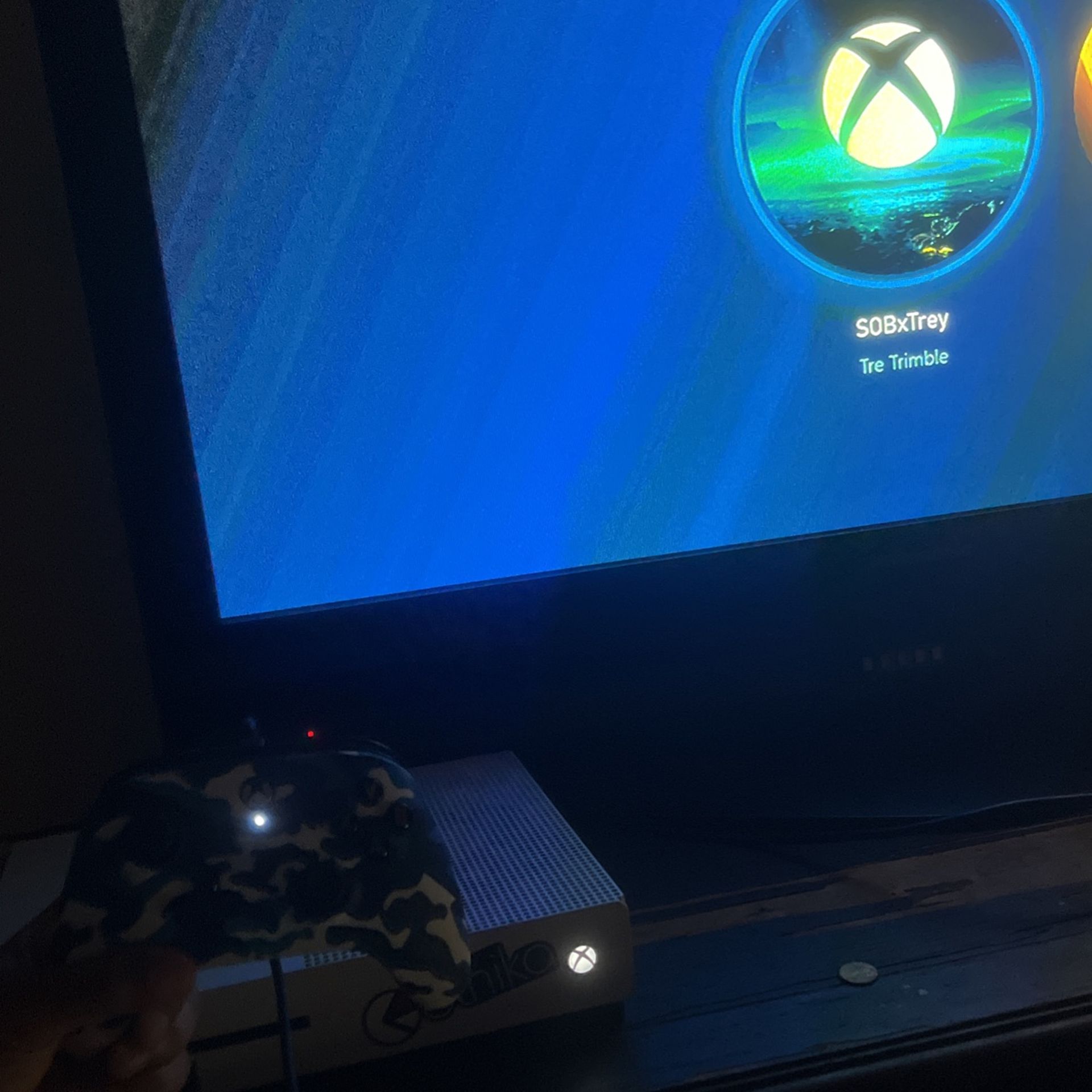 Xbox 1 S Electronics & Media