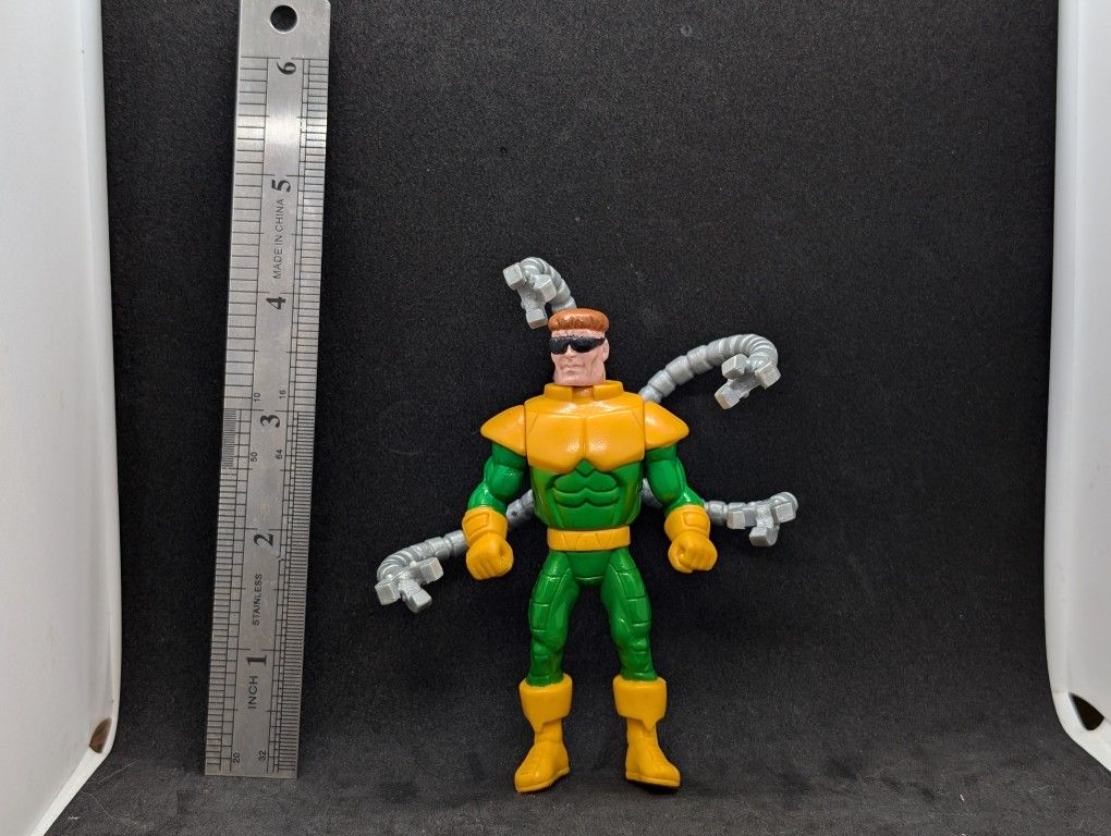 Marvel Spider-Man Dr Octopus Doc Ock Action Figure 4.5" spiderman 90s VTG 1995