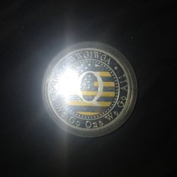 Q  Over Gold Flag Stripes .9999 Silver Coin