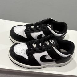 10c Nike Dunks Low