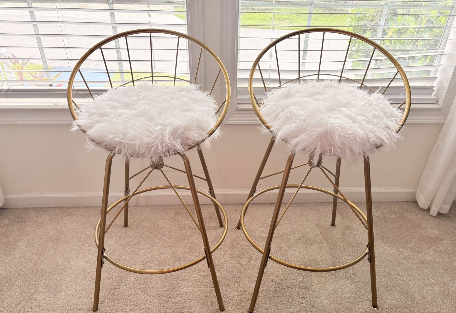 2 Bar Stools 