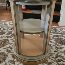 Wooden Assesory Table 