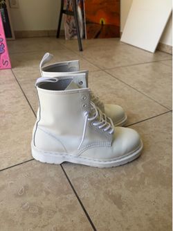 Doc Martens Boots