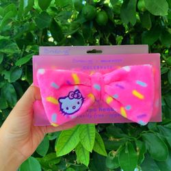 NEW The Creme Shop Sanrio Hello Kitty Kawaii Celebration Plush Skin Care Spaband