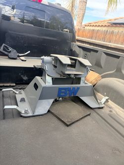 BW fifth wheel hitch