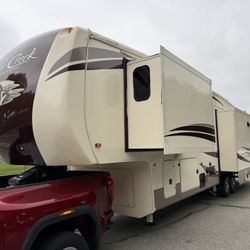 2018 Cedar Creek Hathaway 36 Ft. 5th Wheel W/ 3 Slides