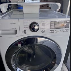 LG Dryer — Good as new!
