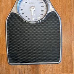 Thinner Precision Analog Body Weight Bathroom Scale Extra-Large Dial (330 Lb)