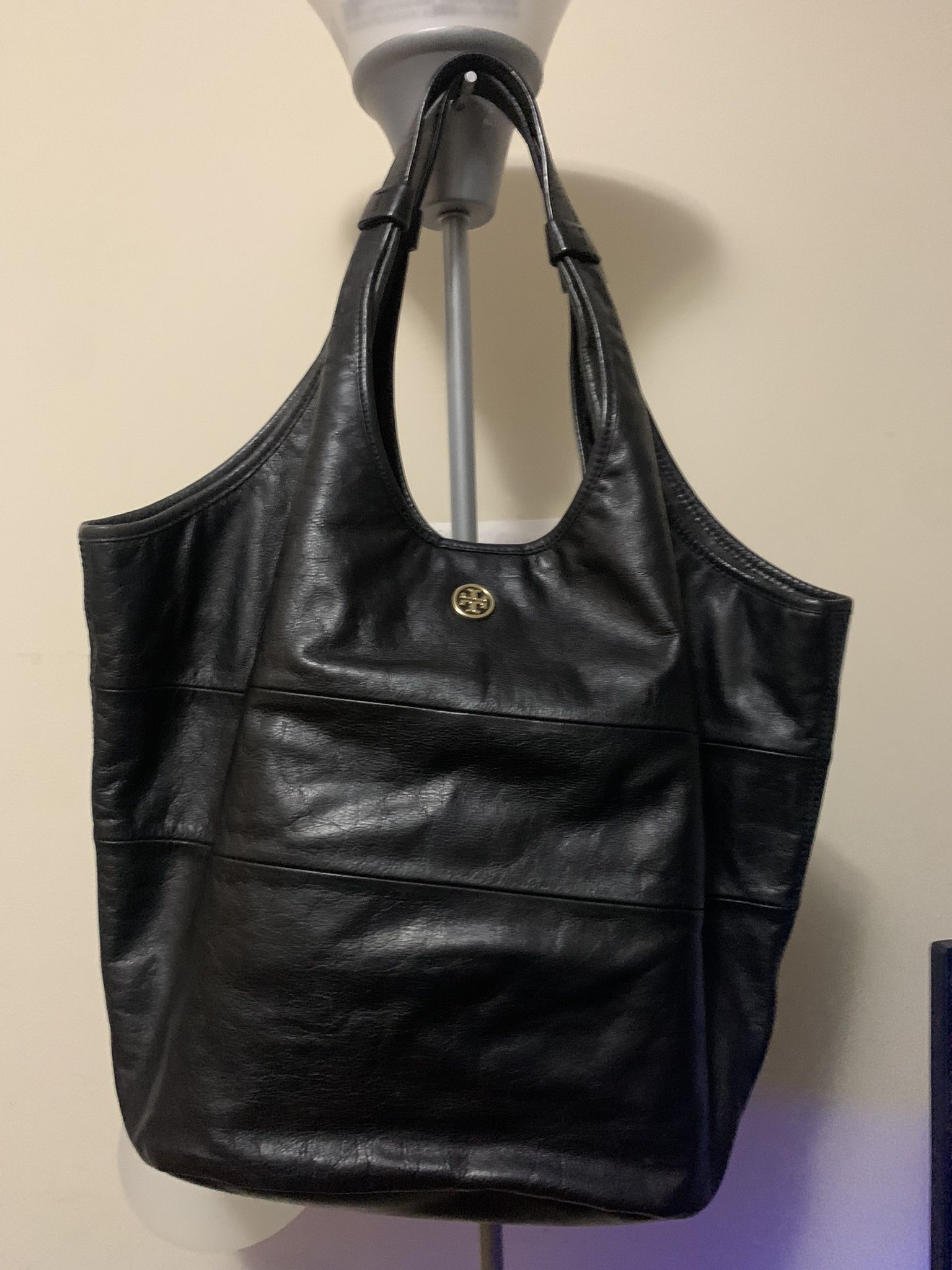 Tory Burch Hobo Leather Bag in Black
