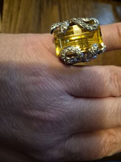 Large yellow gemstone vintage ring 💍 💛