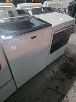 Maytag (4.7cu.ft.) Smart top-load washer and (7.4 cu.ft.) Smart ElectricDryer Set.