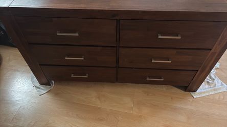Dresser