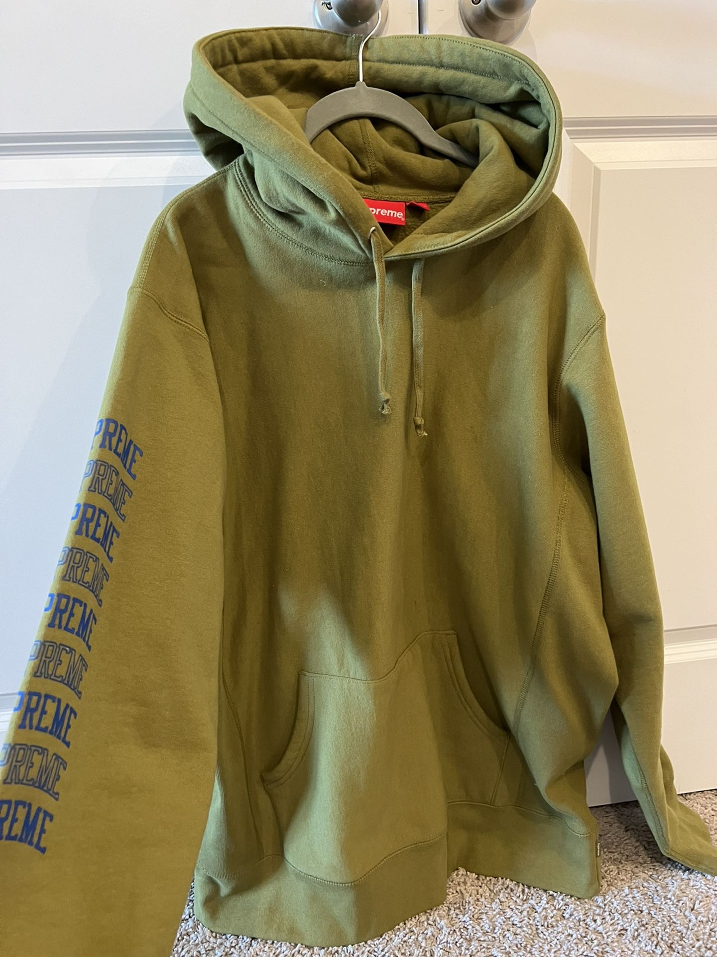 Supreme Hoodie