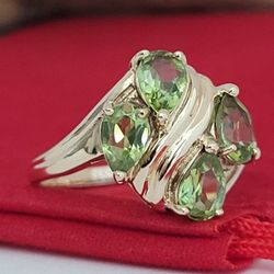 ❤️10k Size 7.75 Beautiful Solid Yellow Gold Peridot Ring!/ Anillo de Oro con Peridotos! 👌🎁Post Tags: 10k 14k