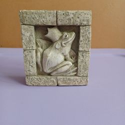 King Frog Garden Statue