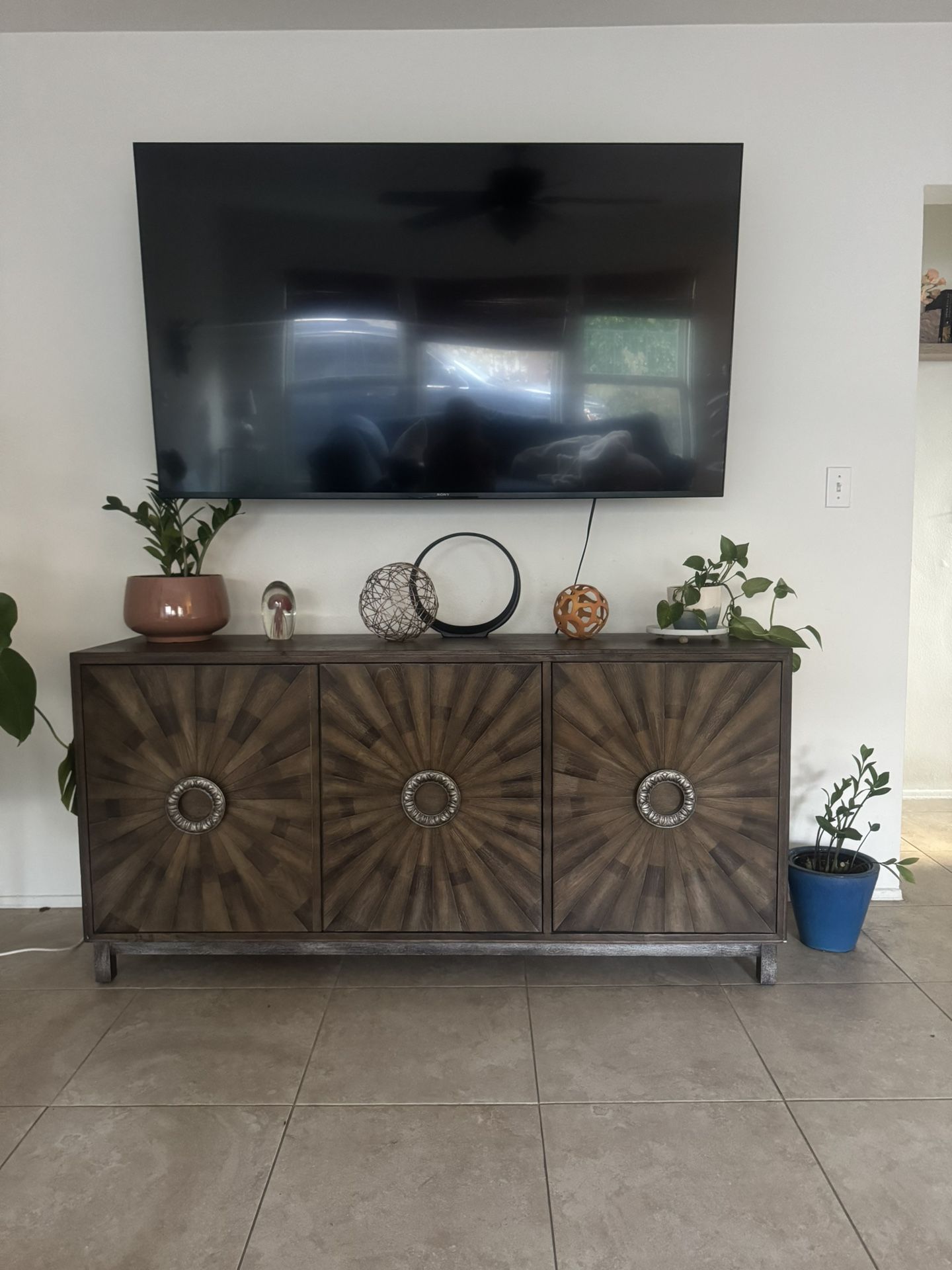 TV stand / Media Console