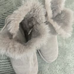 Caribou Bailey Button Uggs 